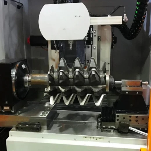 Заточной станок с ЧПУ для червячных фрез SMG400HF3 изображение
